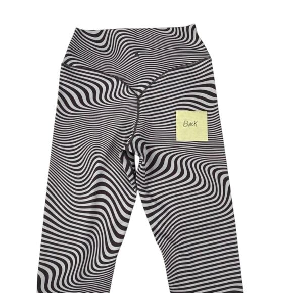 Vitality x Cosmopolitan Storm Print High Waist Leggings Black & White Large - Picture 3 of 7